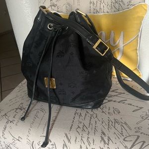 Best 25+ Deals for Black Mcm Vintage Bag | Poshmark